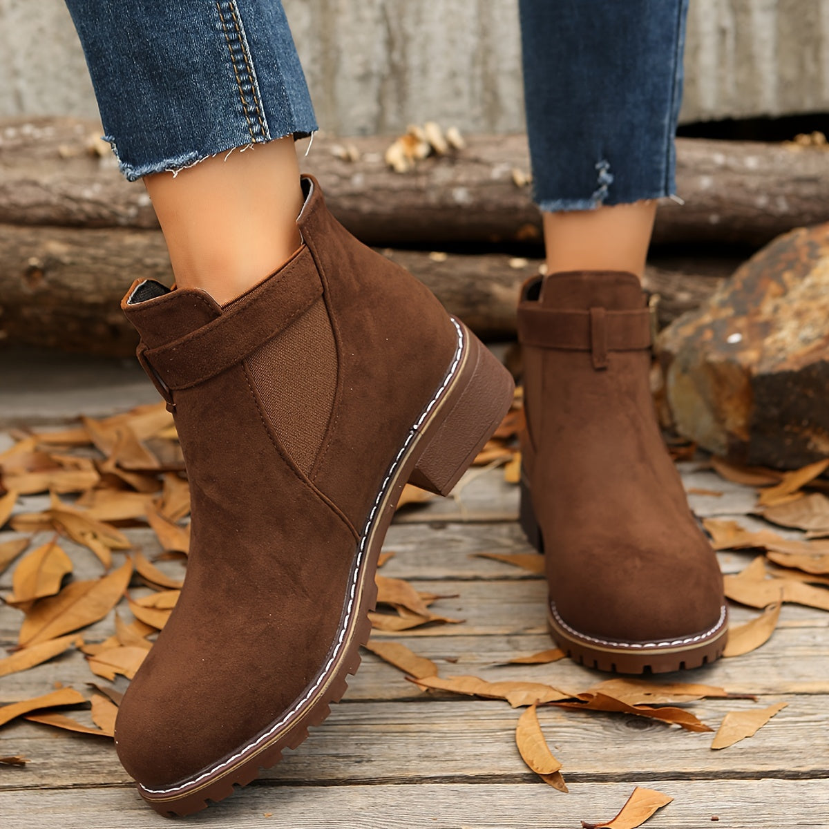 Bottes à talon bloc chic avec bride à boucle et côtés élastiques