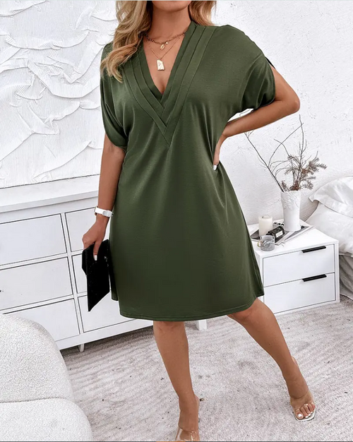 Régina | Robe plissée sans effort à col en V