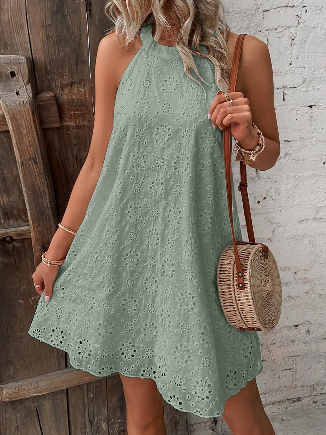 Sophie Paris® | Robe Mini à Col Grec en Oeillet avec Coupe Flatteuse