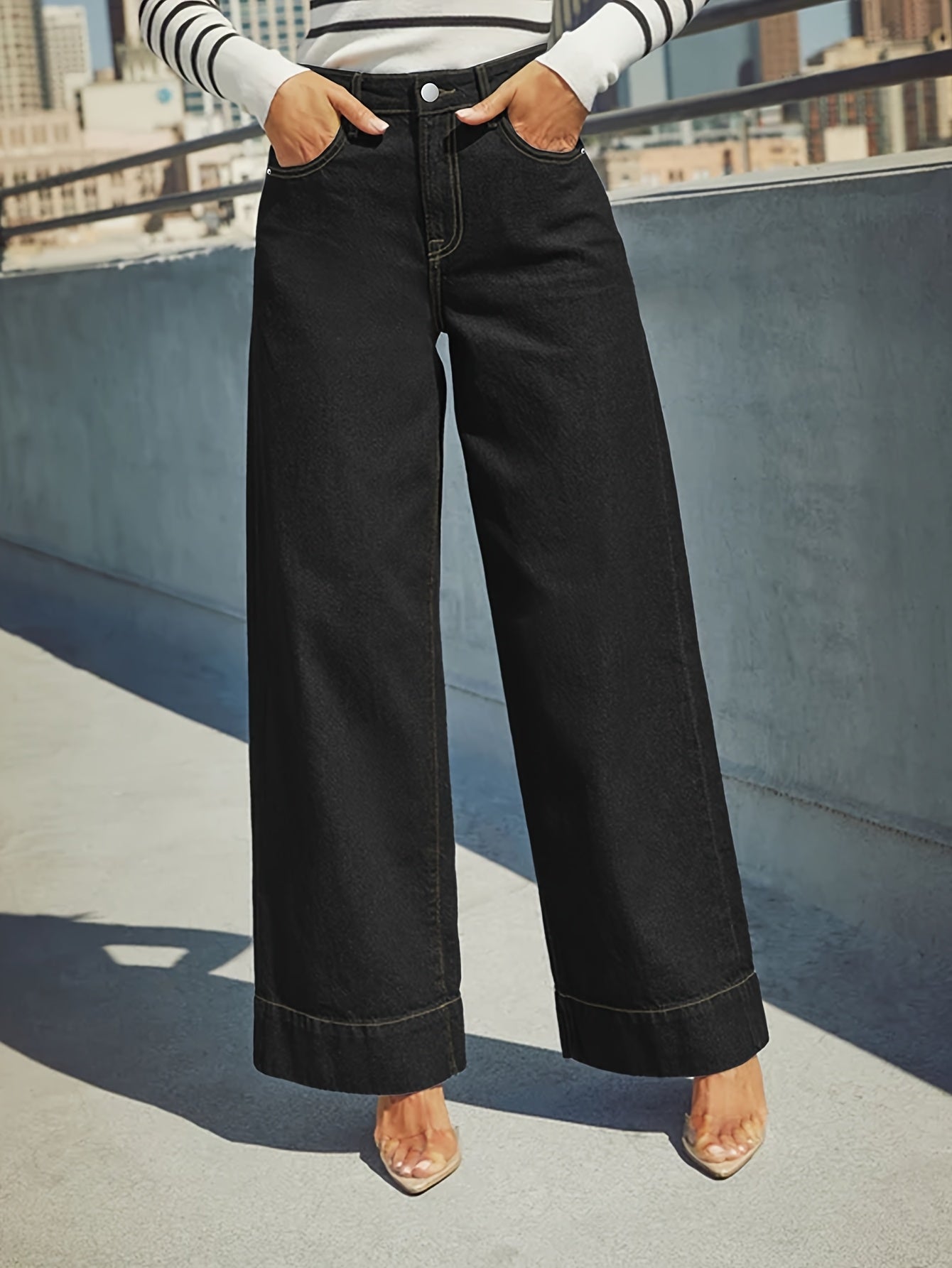 Jean en denim extensible taille haute à jambes larges avec ourlet revers