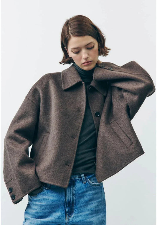 Veste surdimensionnée élégante marron avec col à revers et boutons