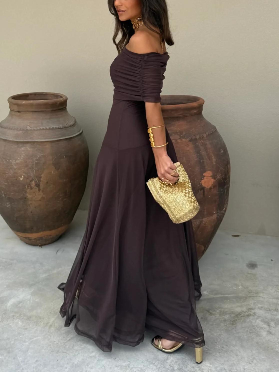 Robe longue avec une bretelle et empiècement en maille