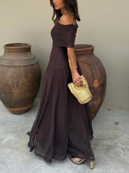 Robe longue avec une bretelle et empiècement en maille