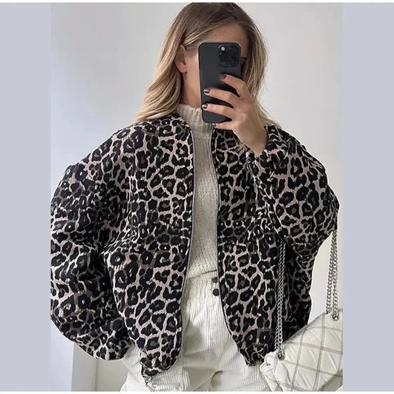Veste élégante légère pour femmes moderne