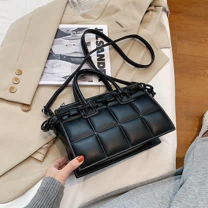 Sac à main en cuir matelassé avec chaîne