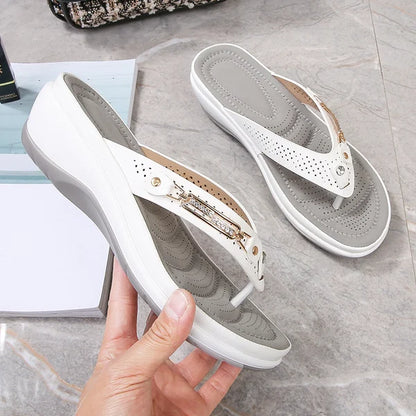 Astrid™ | Tongs Rembourrées Élégantes