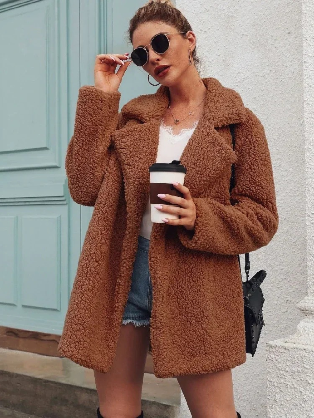 Manteau court en peluche teddy douillet avec col revers pour femme