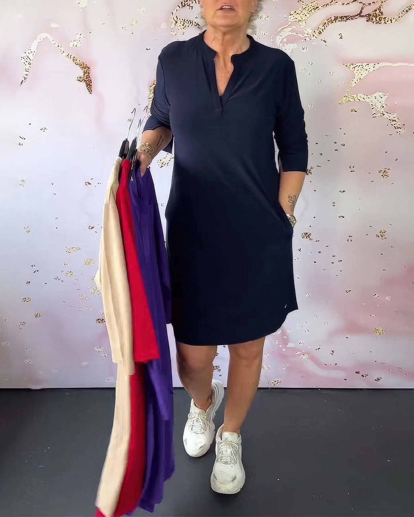 MANON™ | Robe unie à décolleté en V