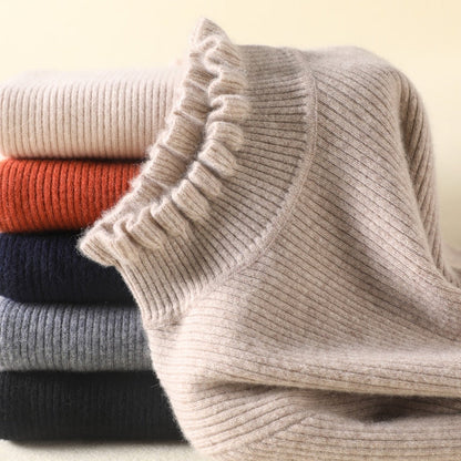 Pull en maille col roulé confortable avec accents féminins à volants