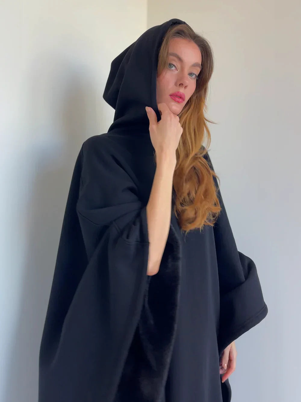 Chandail à Capuche Surdimensionné et Couverture Confortable pour un Confort Ultime