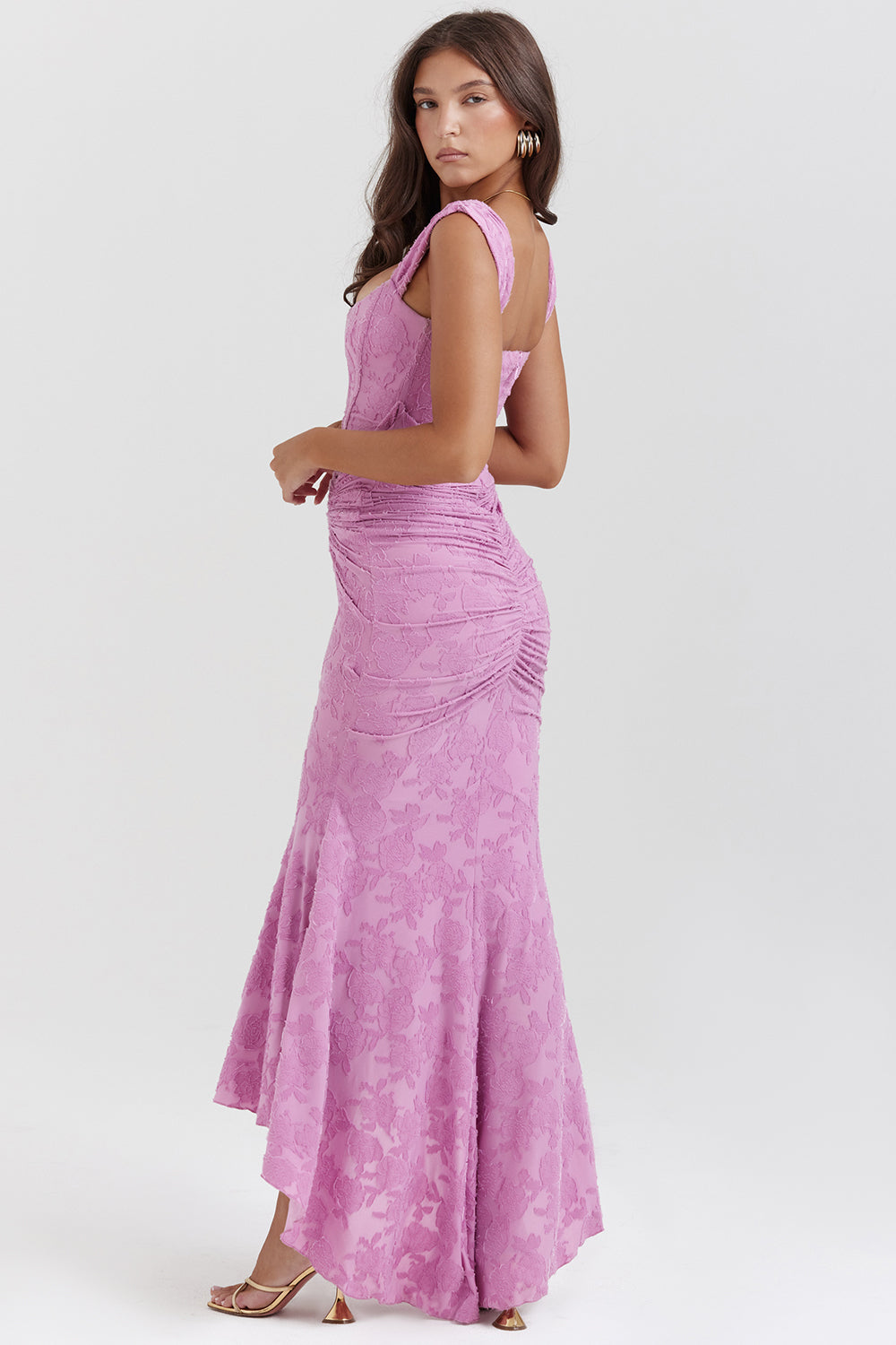 Robe midi fluide à taille cintrée valorisante