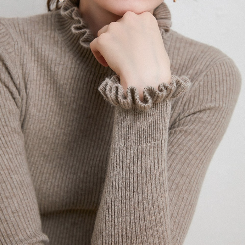 Pull en maille col roulé confortable avec bordure à volants féminine