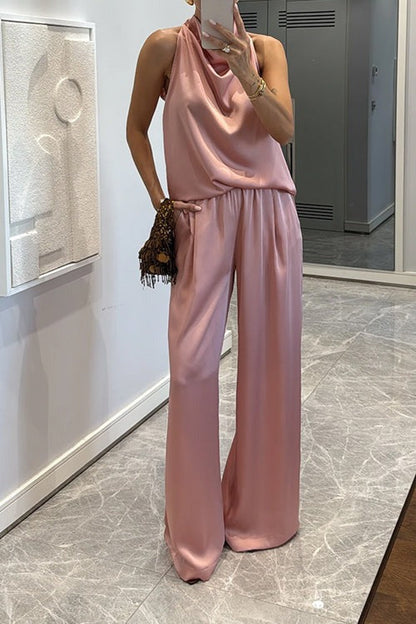 Ensemble en satin à col bénitier et pantalon taille large