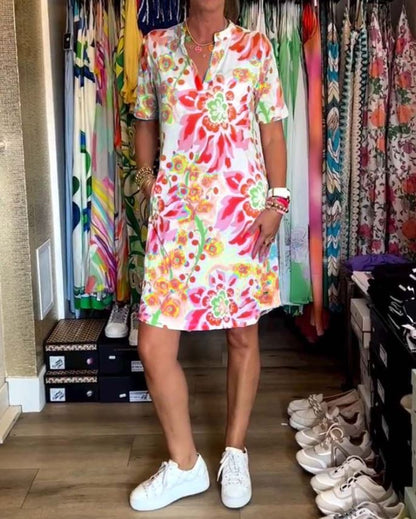 Robe à manches courtes, imprimé fleuri et col V