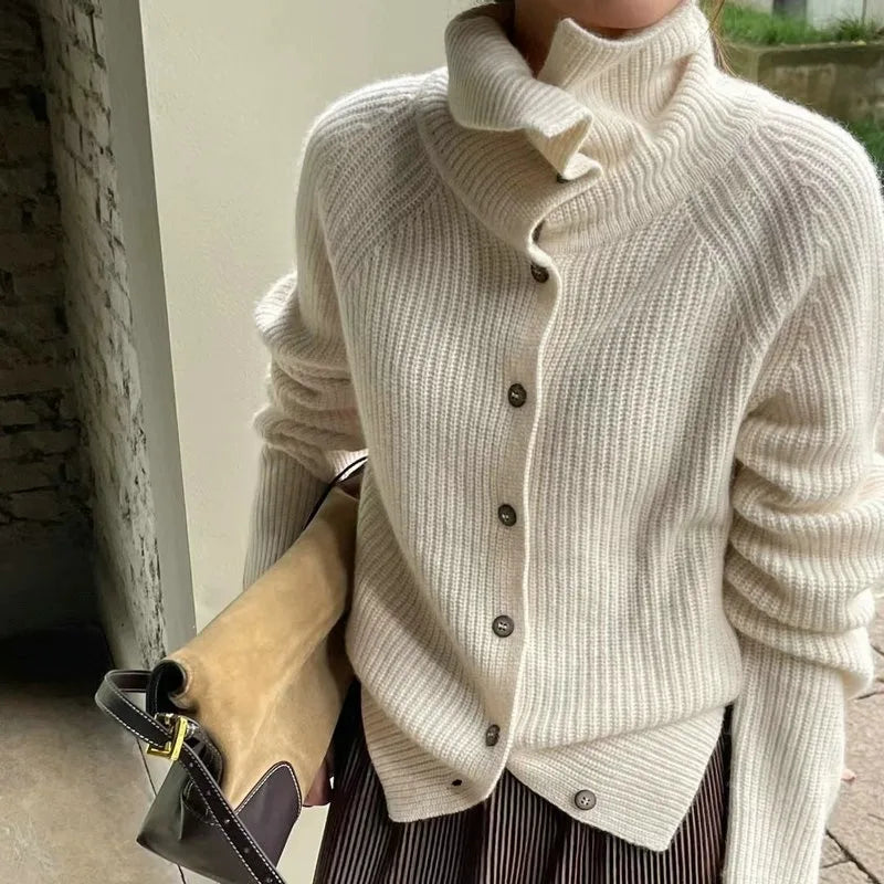 Pull à col roulé en tricot épais confortable avec boutons