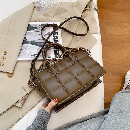 Sac à main en cuir matelassé avec chaîne