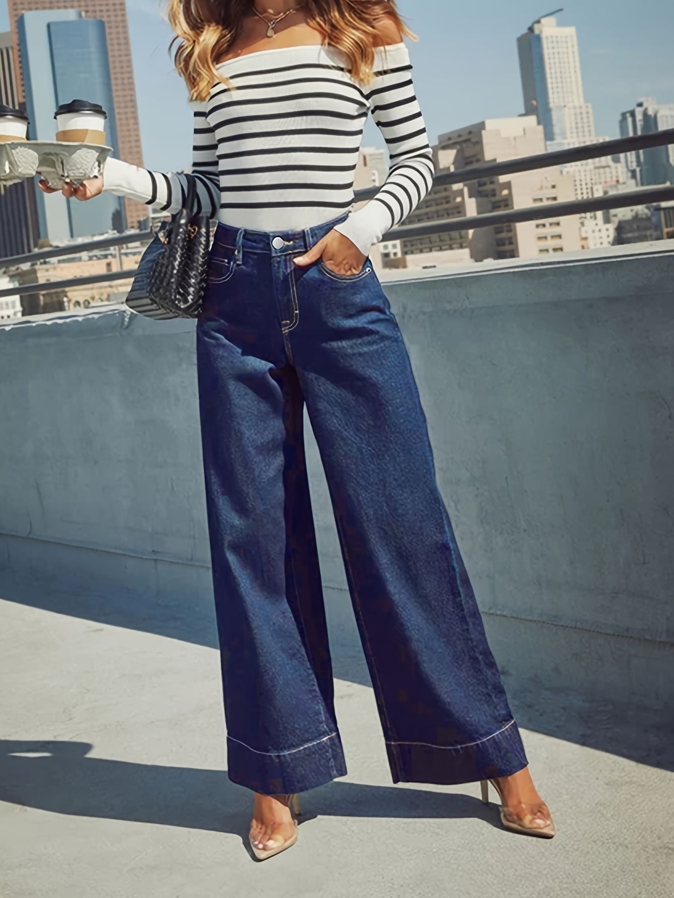 Jean en denim extensible taille haute à jambes larges avec ourlet revers