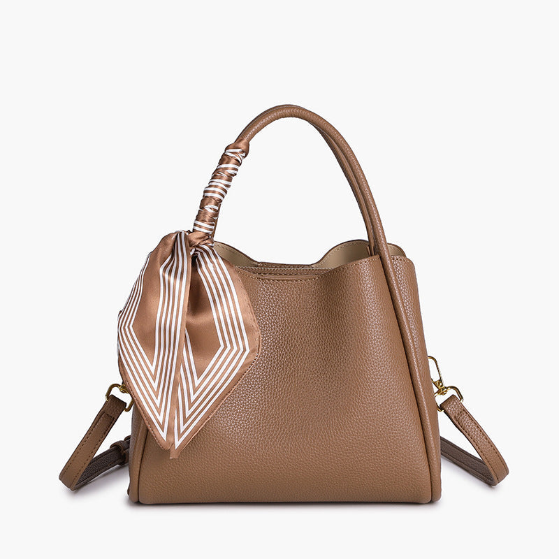 Sac à main en cuir grainé avec foulard