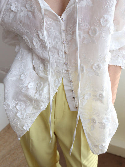 Océane Dubois® | Chemisier oversize à fleurs brodées semi-transparentes