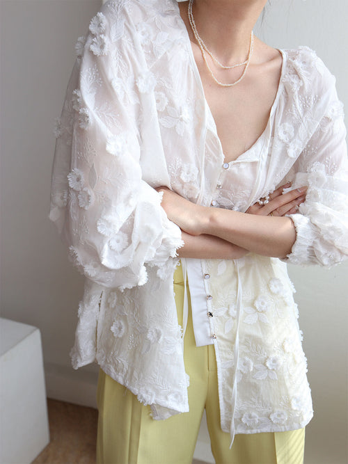 Océane Dubois® | Chemisier oversize à fleurs brodées semi-transparentes