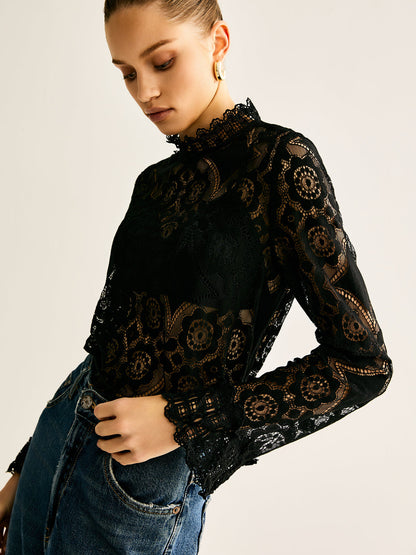 Océane Dubois® | T-shirt à col ras-du-cou à broderie de dentelle florale semi-transparente
