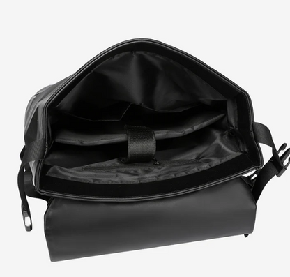 Sac à dos moderne homme en cuir noir