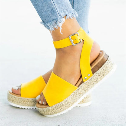 Sandales Compensées Tendance en Cuir avec Boucles Femme
