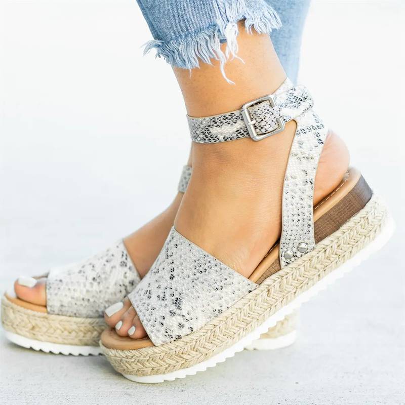 Sandales Compensées Tendance en Cuir avec Boucles Femme