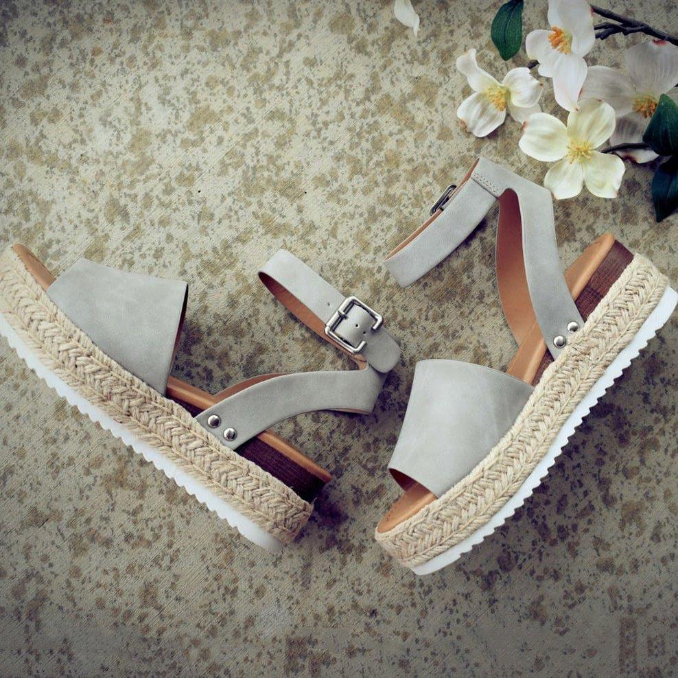 Sandales Compensées Tendance en Cuir avec Boucles Femme
