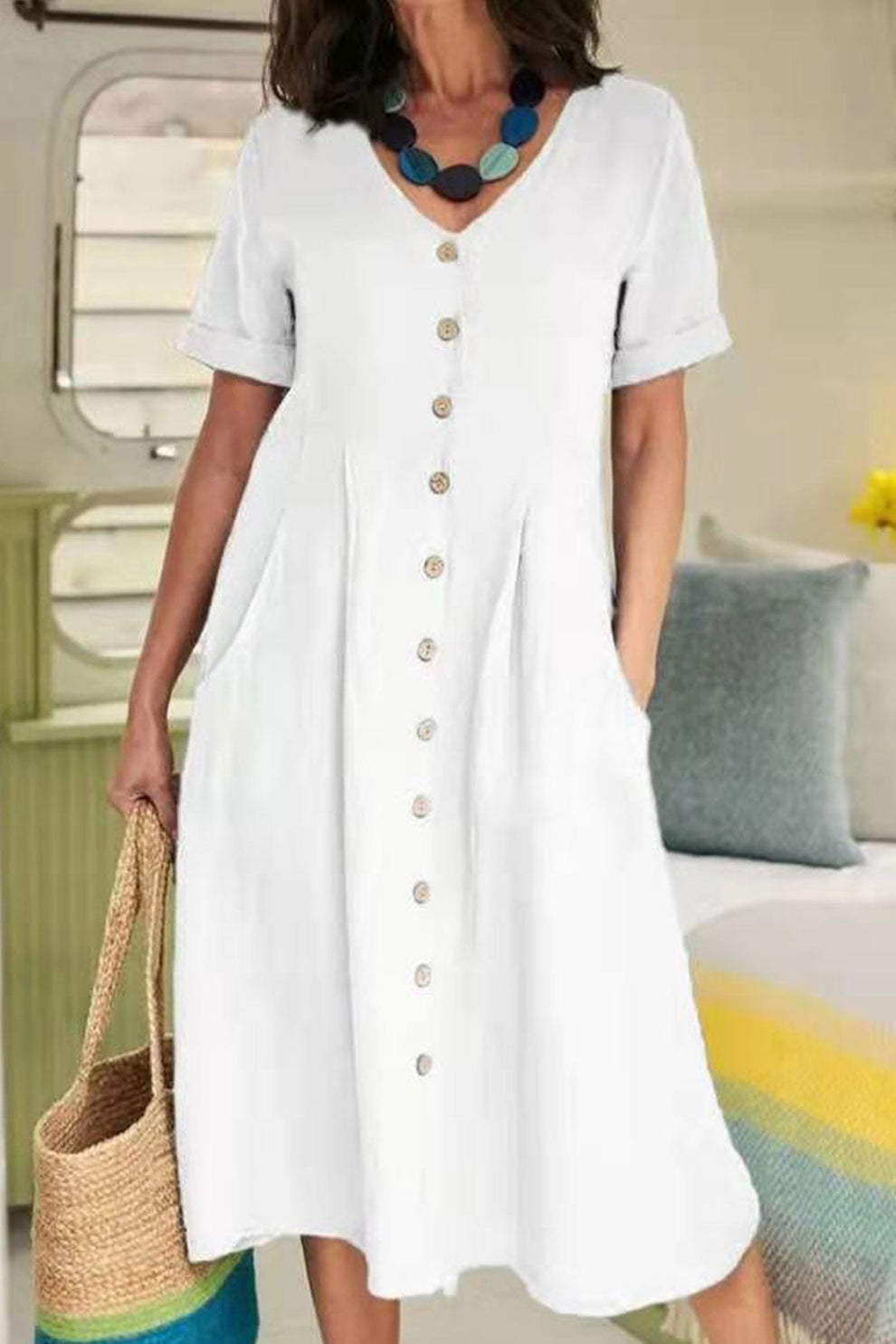 Robe midi légère à manches courtes et boutonnage chemise