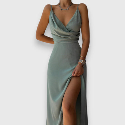 Yana | Robe longue élégante avec bretelles spaghetti et fente