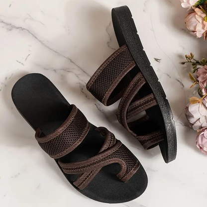 Chaussons Elégants à Brides Croisées Tissées pour Femmes