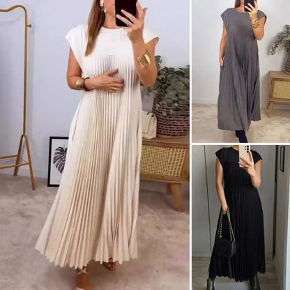 Robe Unie Plissée Sans Manches