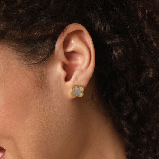 Élodie Lavin® | Nacre Unique Leaf Boucles d'oreilles plaqué or 14 carats