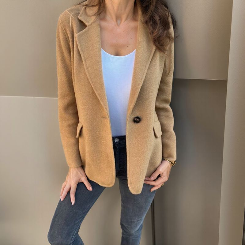 Leandra™ - Blazer doux à fermeture boutonnée