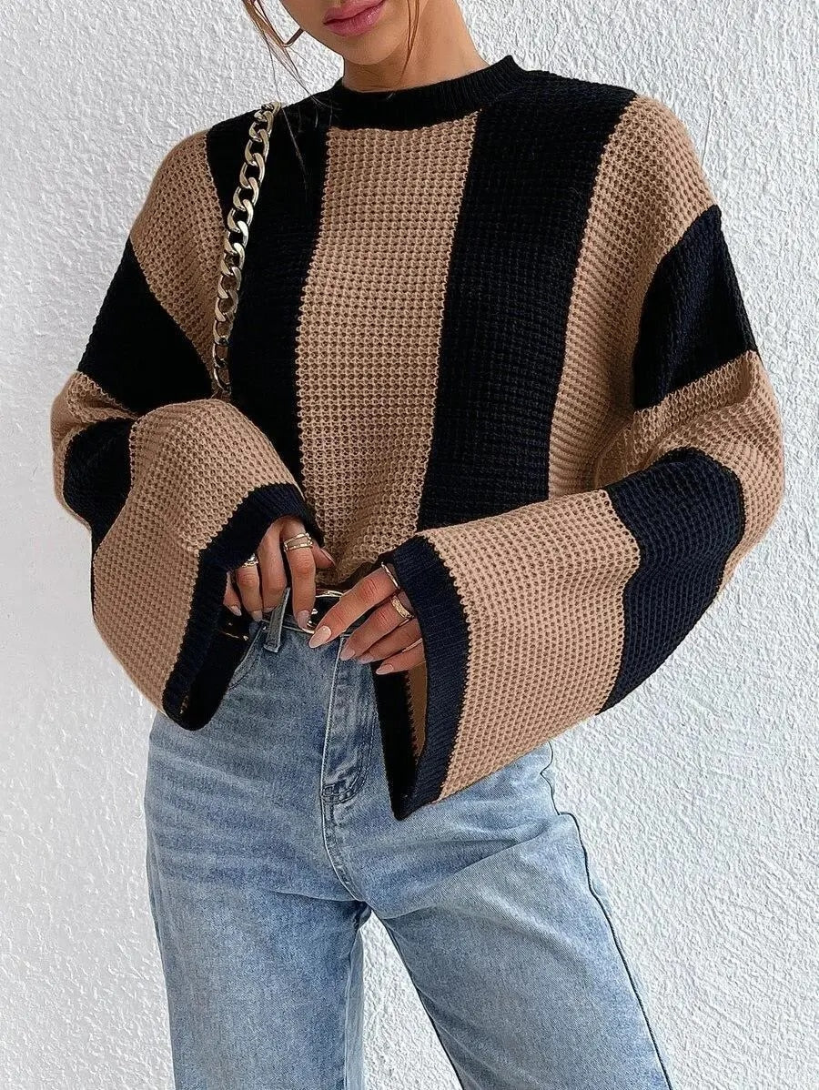Pull douillet bicolore en maille avec détail aux larges manches