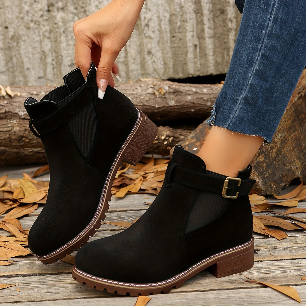 Bottes à talon carré chic avec bride à boucle et côtés élastiques