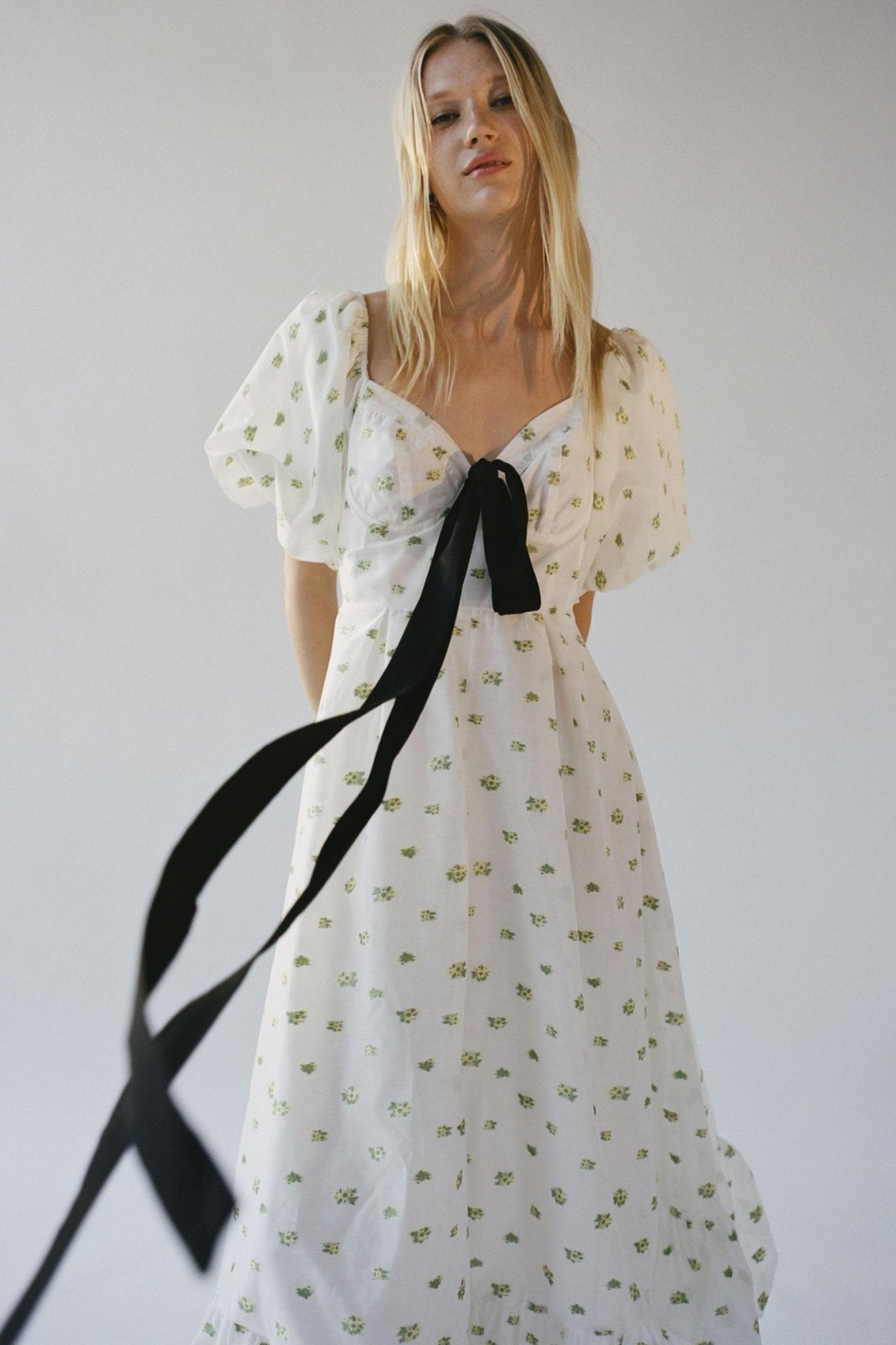 Pauline Laurent® | Robe midi imprimée avec nœud papillon et fente