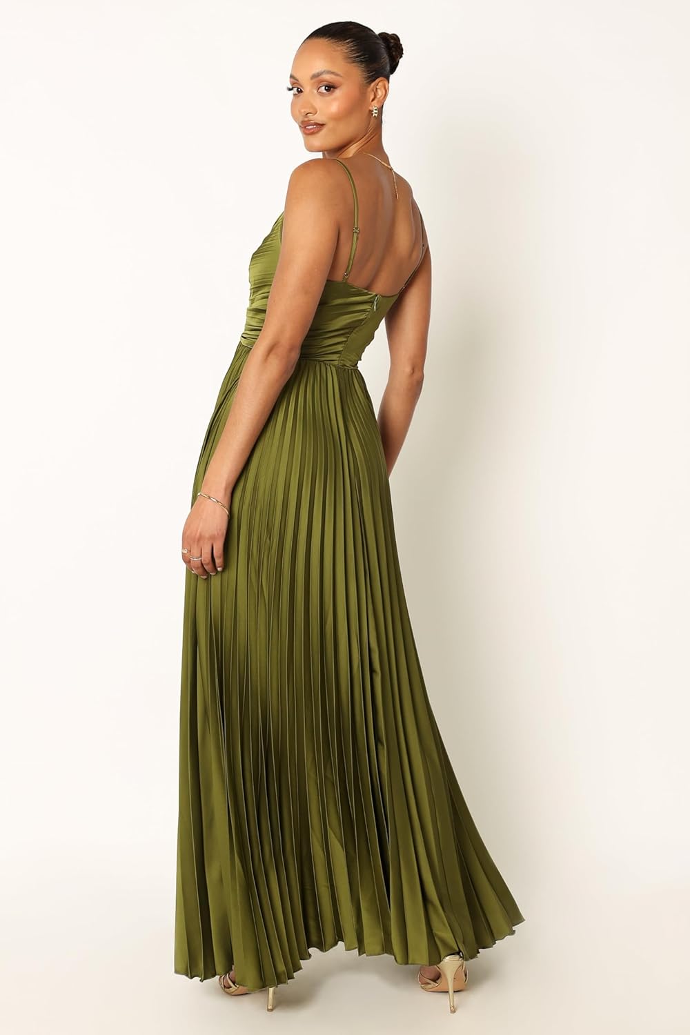 Robe mi-longue plissée élégante pour événements formels