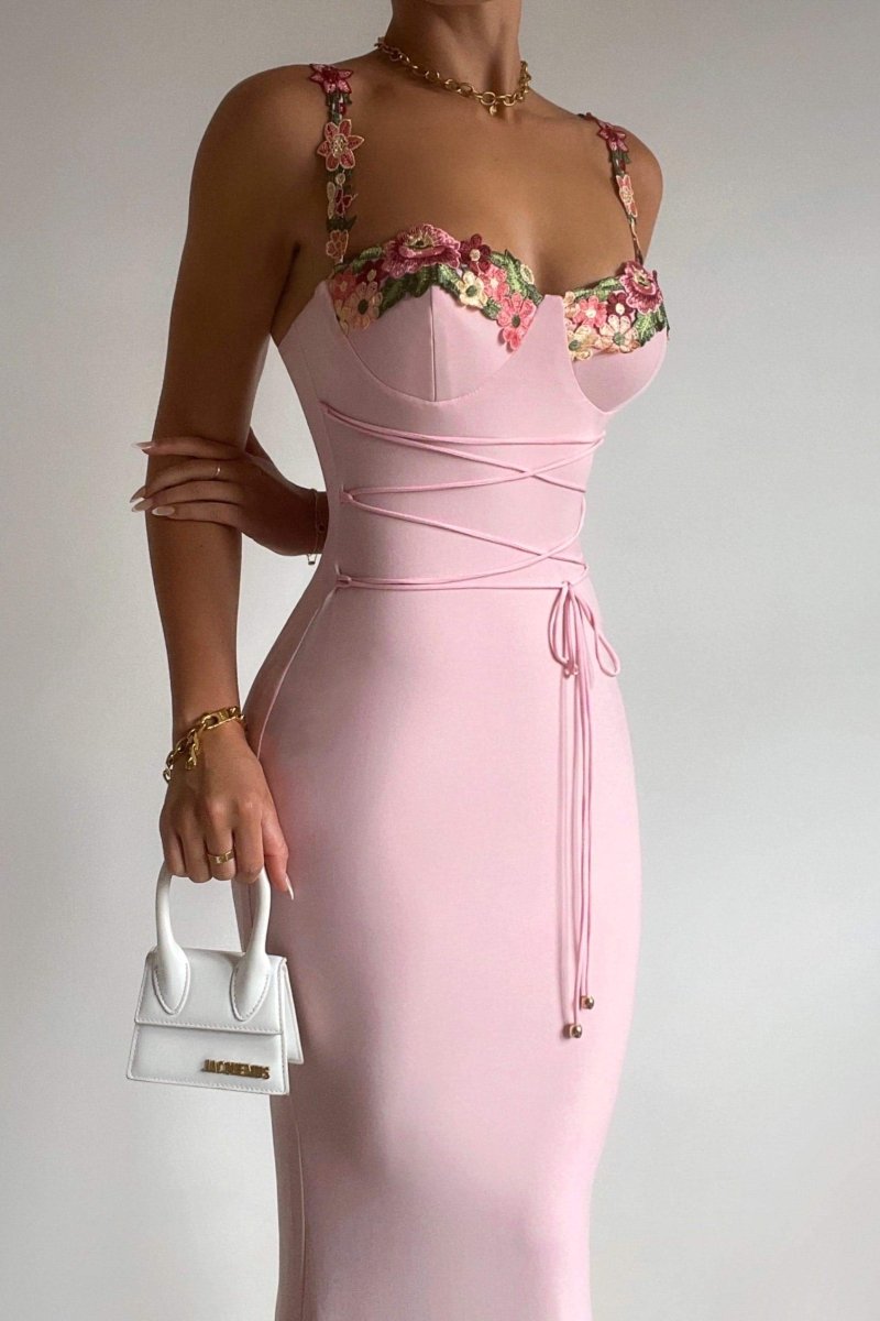 Pauline Laurent® | Robe midi avec broderie florale et dentelles