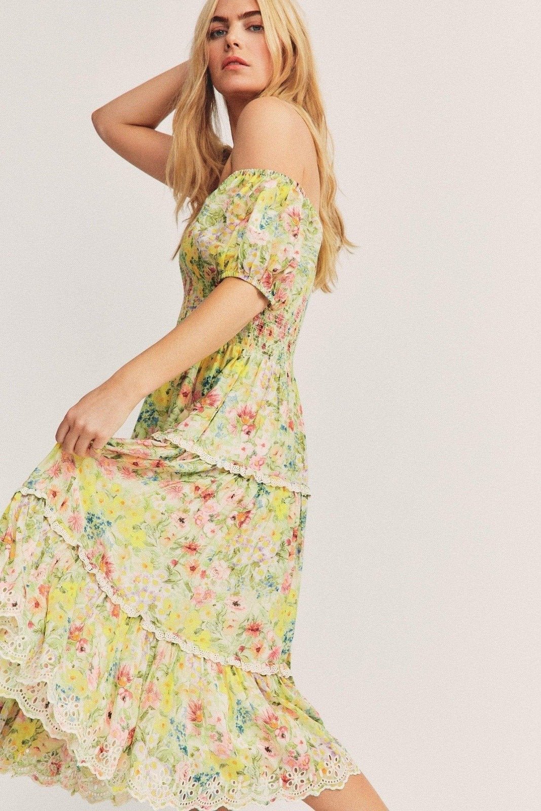 Pauline Laurent® | Robe midi imprimée avec dentelle