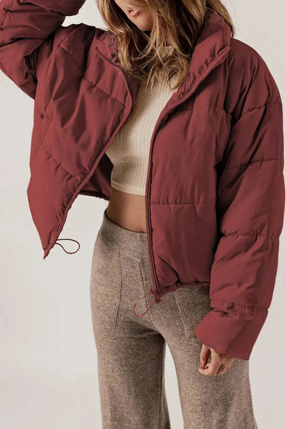 Manteau long chic à col et fermeture éclair pour un style superposé élégant
