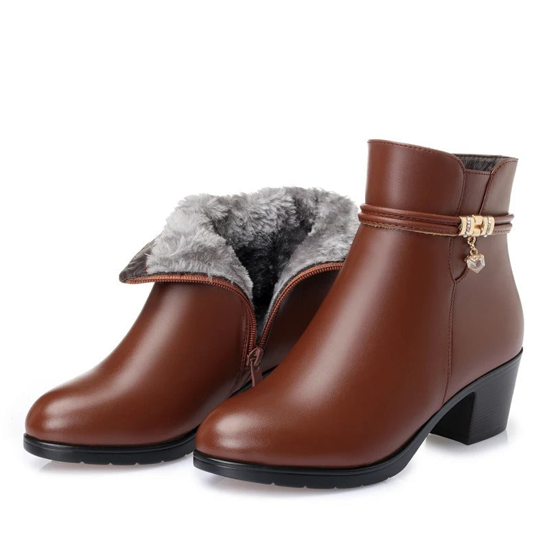 Bottes élégantes montantes doublées en polaire avec fermeture éclair latérale