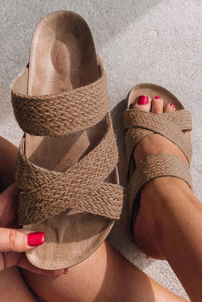 Sandales plates, tissées en corde de chanvre croisée