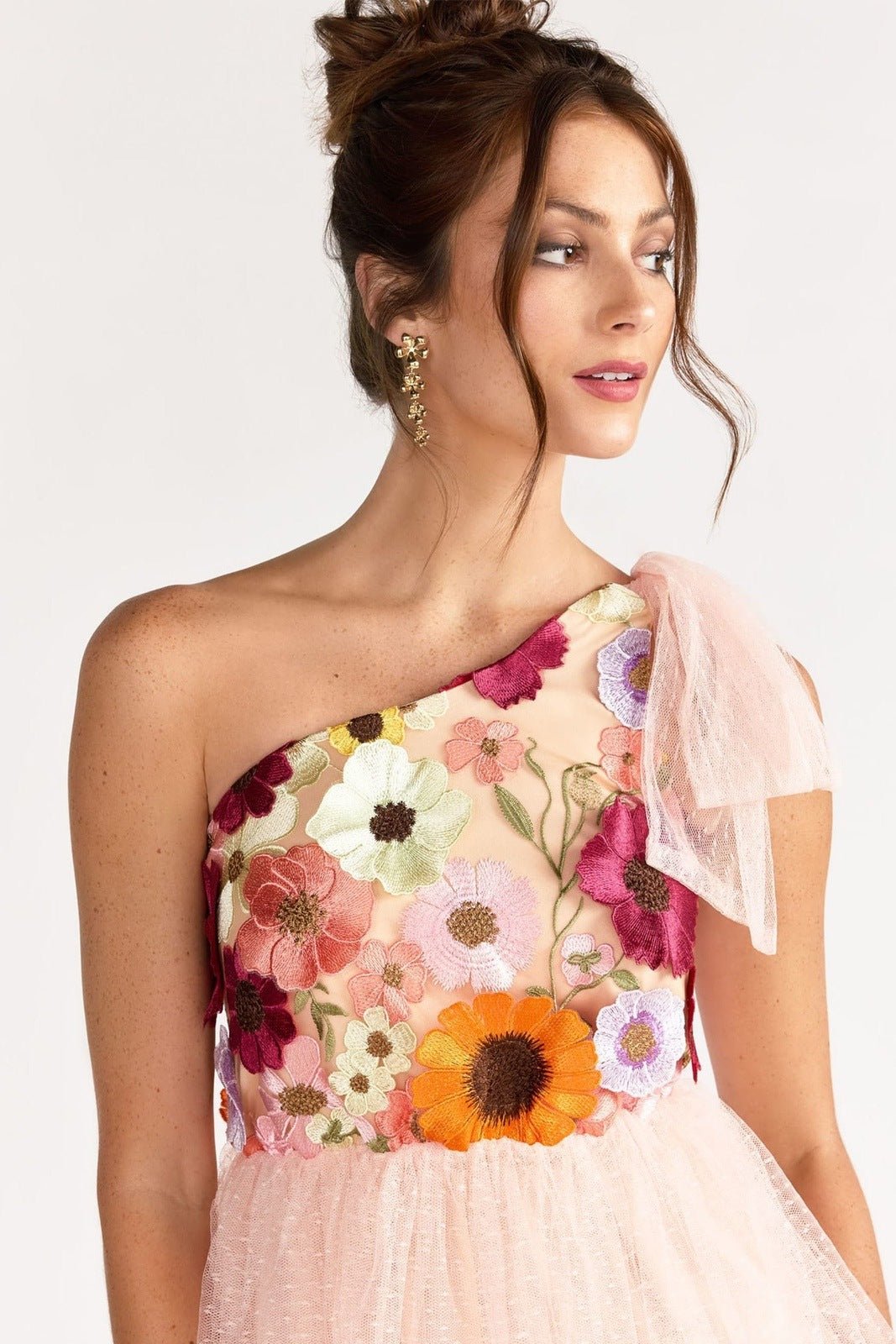Pauline Laurent® | Robe midi à volants brodée