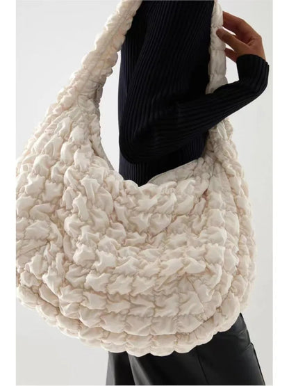 Sac d'épaule en duvet léger pour un voyage stylé