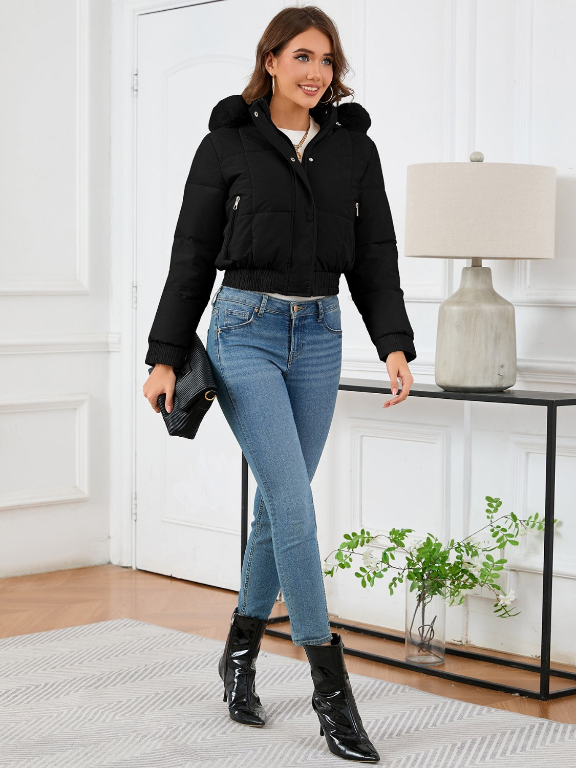 Veste d'hiver confortable matelassée avec capuche en fourrure et poches