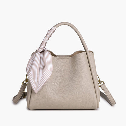 Sac à main en cuir grainé avec foulard