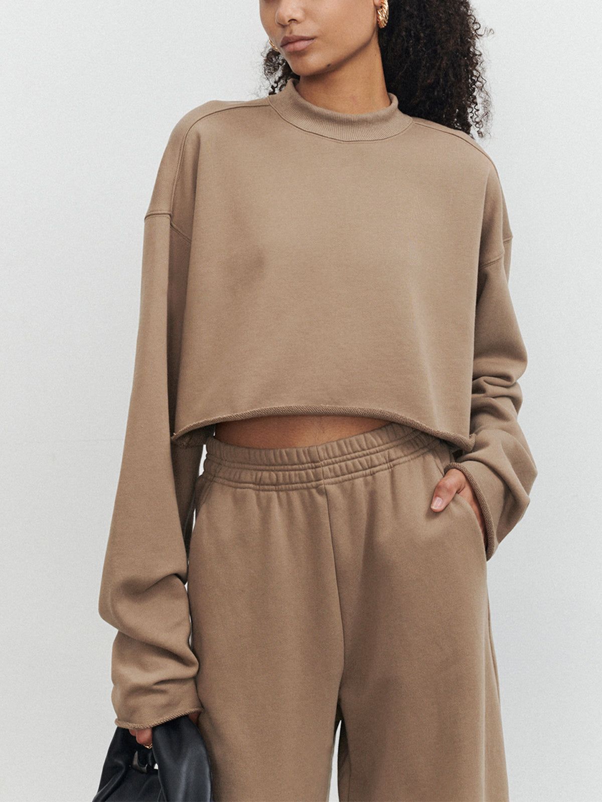 Sweat-shirt court confortable pour un style chic décontracté