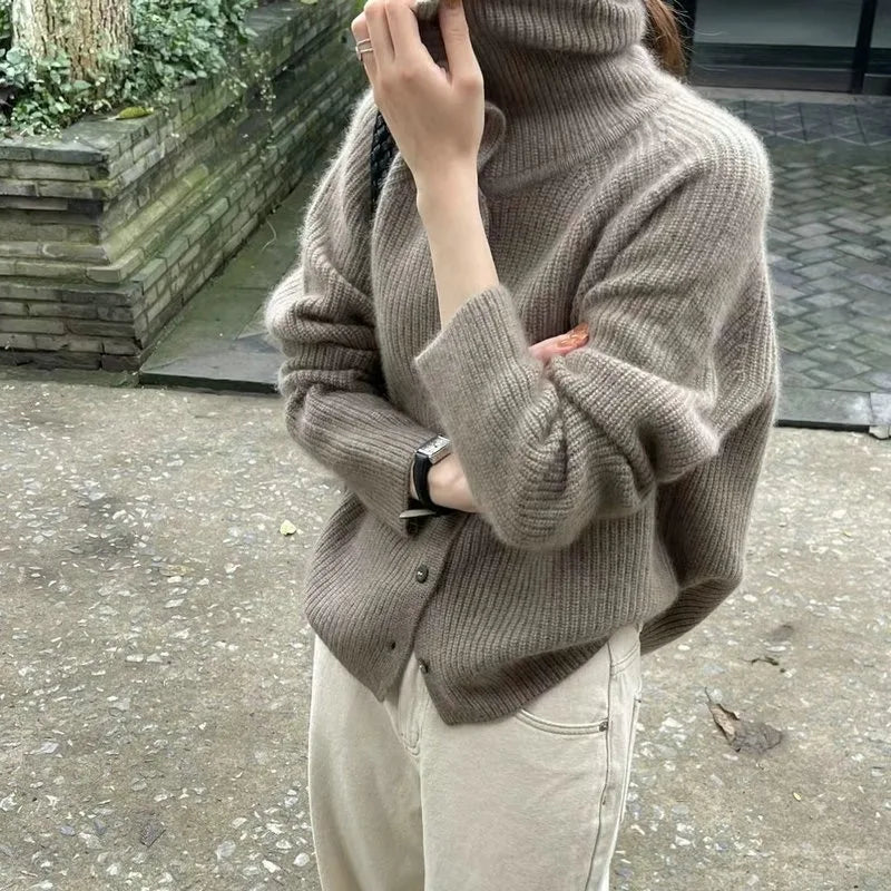 Pull à col roulé en tricot épais confortable avec boutons